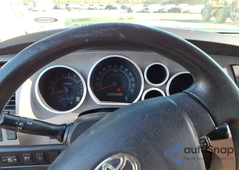 2010 Toyota Tundra Grade 5.7L V8 z USA, uszkodzony, nr VIN 5TFEY5F12AX090546